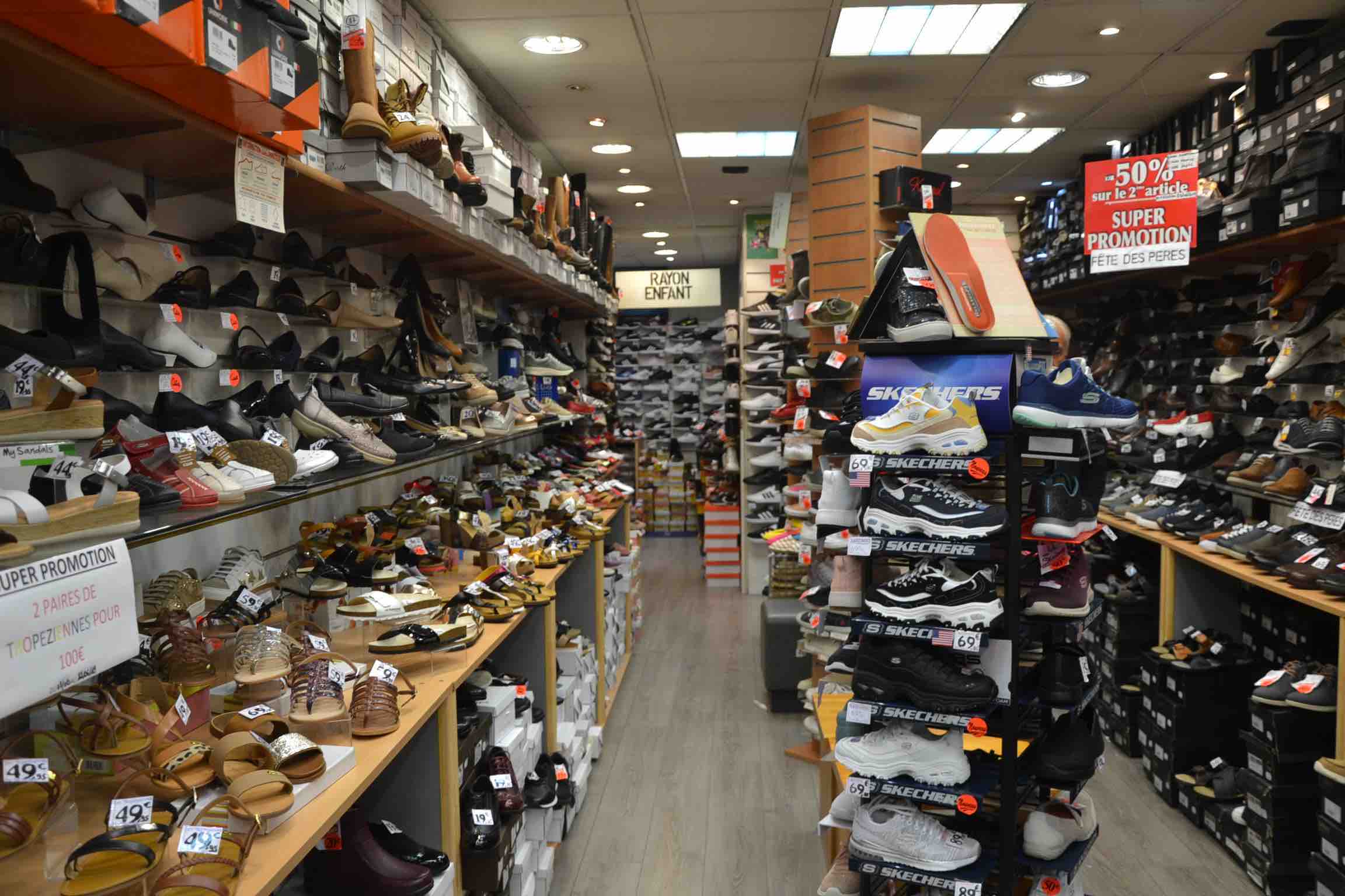 samenkomen Bezienswaardigheden bekijken Zoekmachinemarketing Chaussures Lucky Boutique de chaussures Paris 17 - Petitscommerces.fr.fr