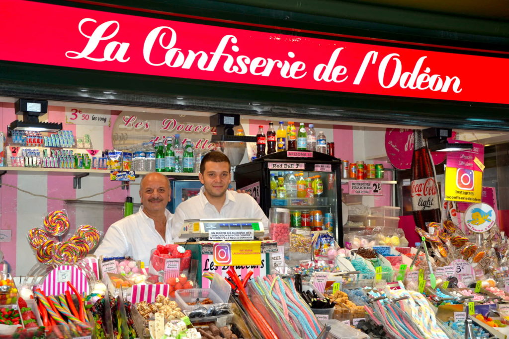 Père fils Les Douceurs d'Odette confiserie odéon boutique de bonbons 2