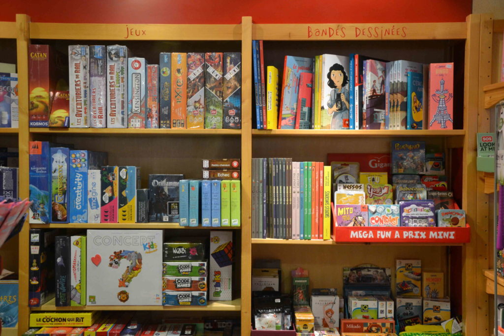 La-librairie-des-enfants Paris 17 -histoirelivre-BD-mangas-scaled.jpg