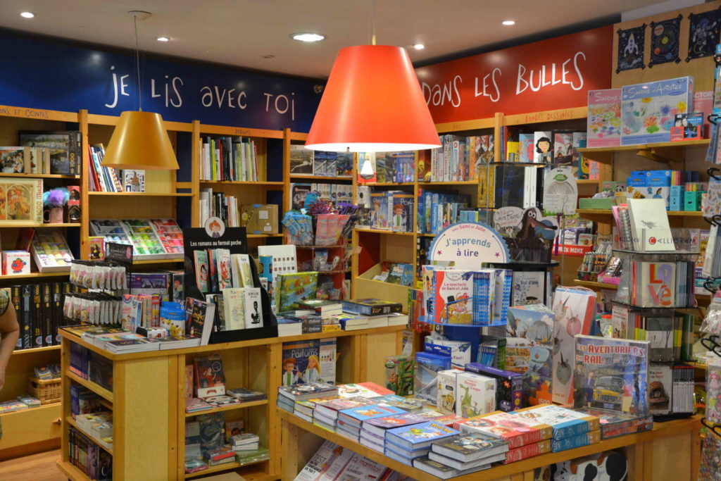 La-librairie-des-enfants Paris 17-livre-BD-mangas-scaled.jpg