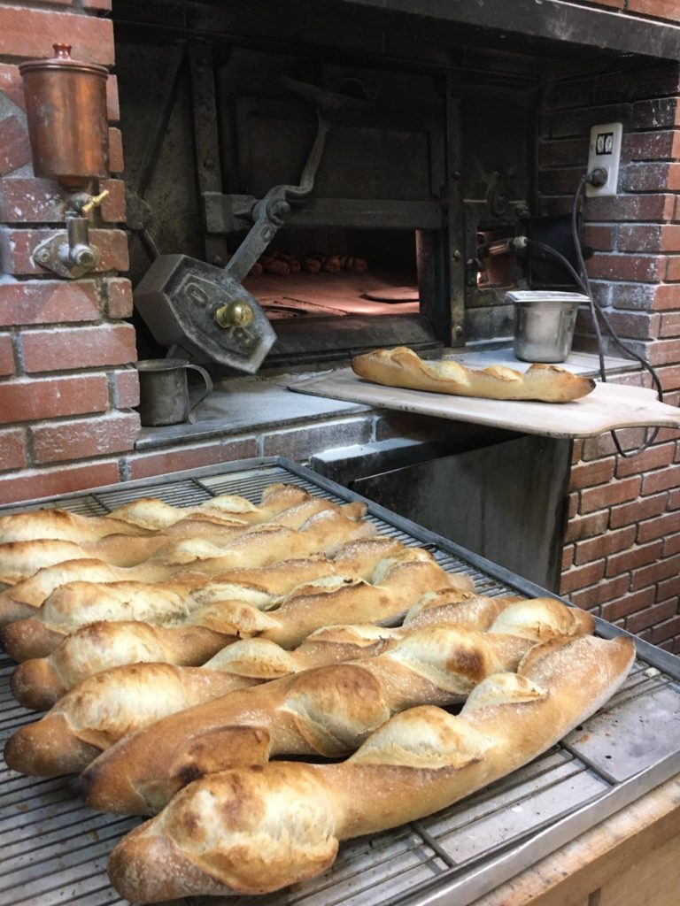 Boulangerie-Destombes -LinselleOuvrir-son-petit-commerce-ils-ont-fait-le-pari-réussi-de-la-reconversion-professionnelle