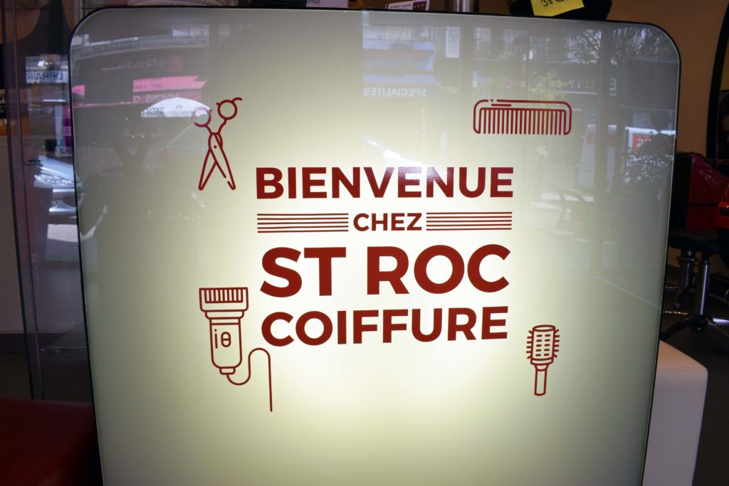 St-Roc-Coiffure-salon-de-coiffure-Fontenay-sous-Bois-panneau-lumineux-representant-le-logo-du-salon