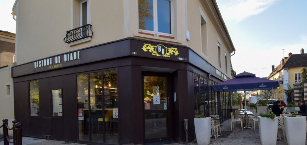 Bistrot-de-Diane-restaurant-cafe-Claye-Souilly-devanture
