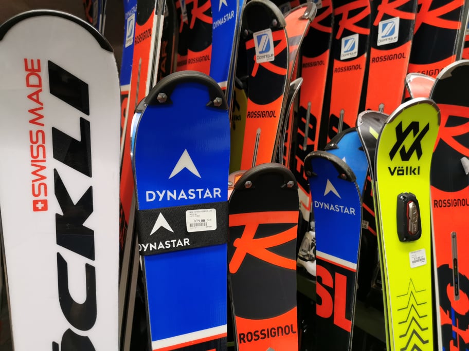 michel-dominique-magasin-sports-vars-vente-ski-dynastar