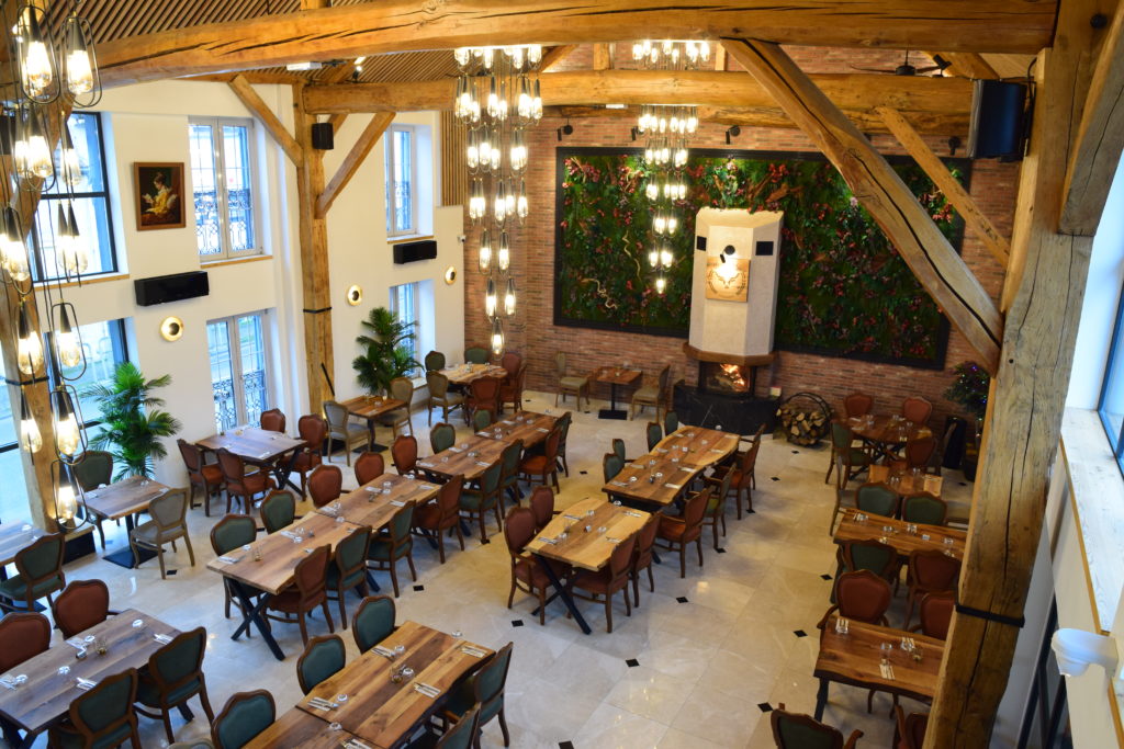 Le-Colombier-restaurant-Mitry-Mory-la-salle-de-restaurant-vue-depuis-la-mezzanine